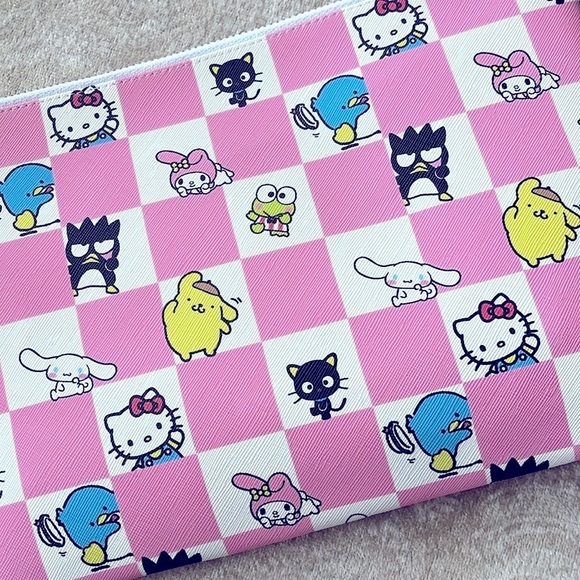 Brand New Hello Kitty Checkered Pink & White Large Zippered Pouch, Pin & Pencils - Picture 13 of 16